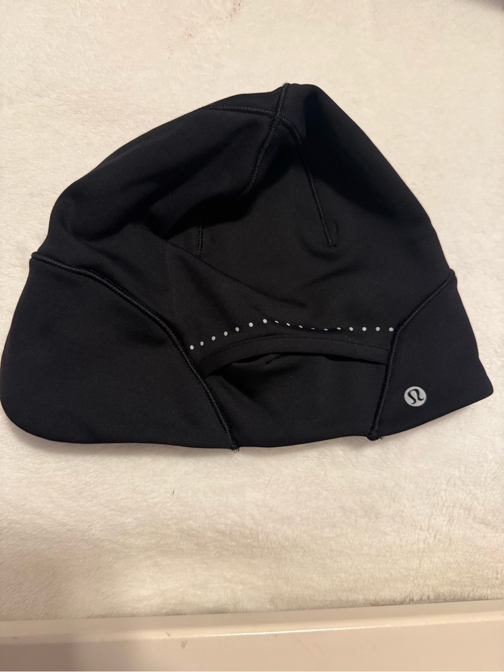 lululemon athletica Men's Black Performance Running Beanie with Reflective Dots